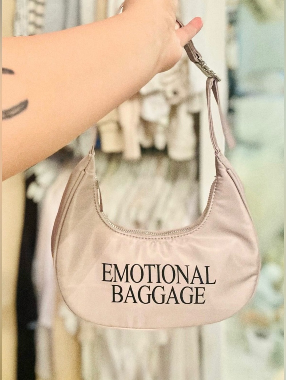 Basic Pleasure Mode Emotional Baggage Shoulder Bag * Praying tagged for exposure